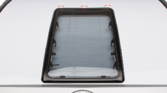 T@B 400 - Large fenêtre au-dessus du lit